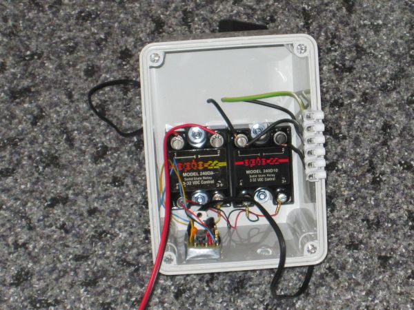Pump switch build into plastic box